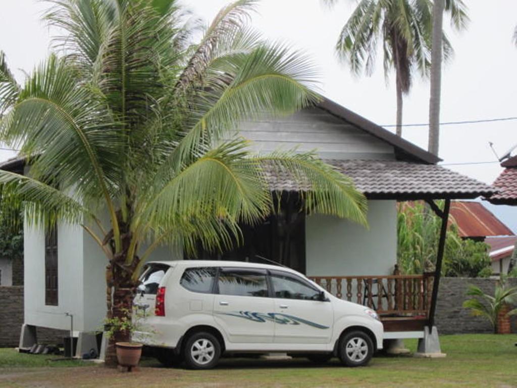 Bohok Guesthouse パンタイ・サナング エクステリア 写真