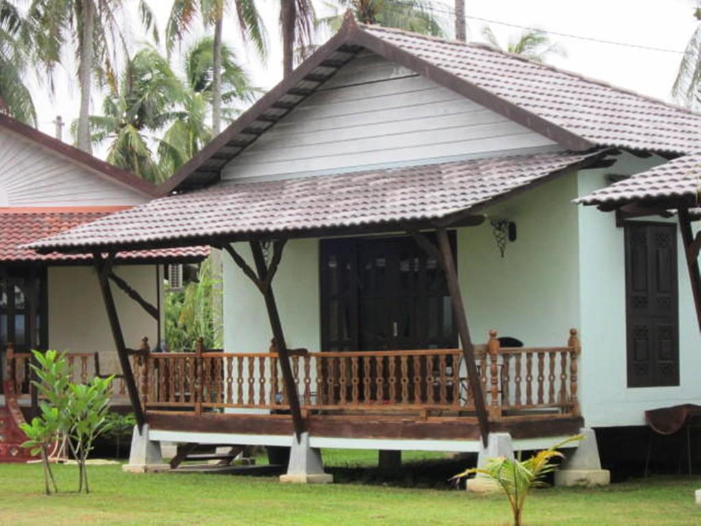 Bohok Guesthouse パンタイ・サナング エクステリア 写真