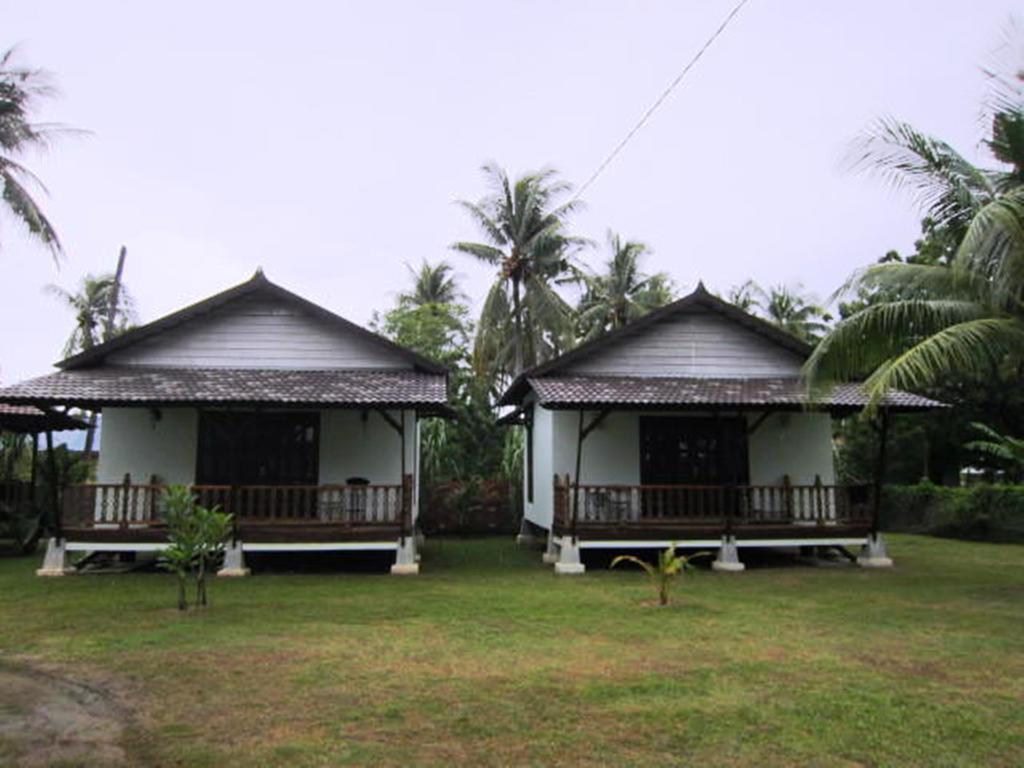 Bohok Guesthouse パンタイ・サナング エクステリア 写真