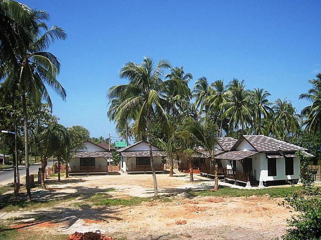 Bohok Guesthouse パンタイ・サナング エクステリア 写真
