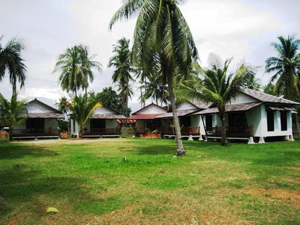 Bohok Guesthouse パンタイ・サナング エクステリア 写真
