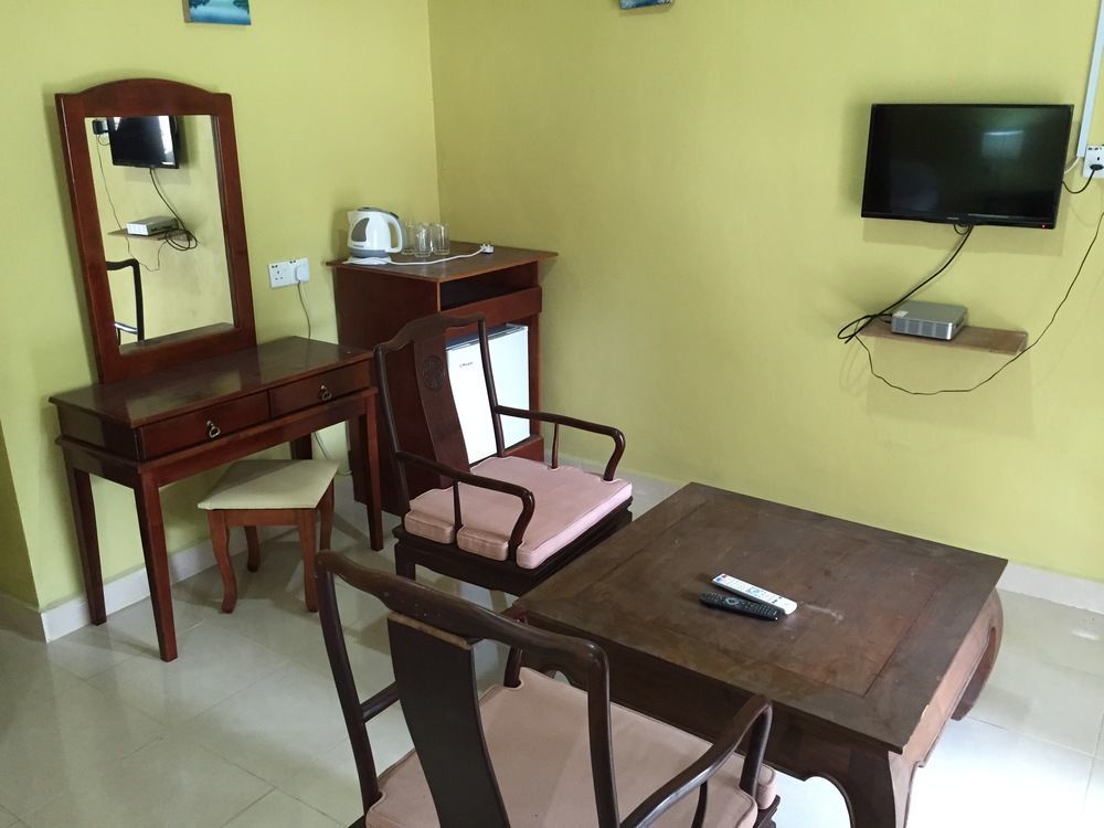 Bohok Guesthouse パンタイ・サナング エクステリア 写真