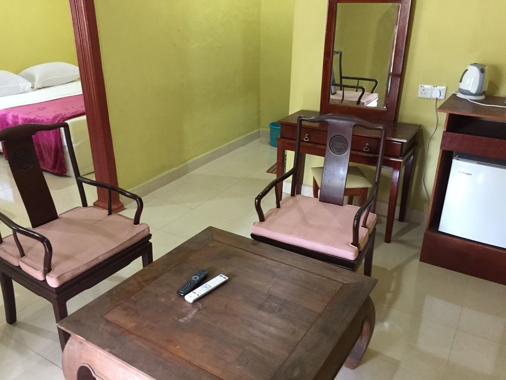 Bohok Guesthouse パンタイ・サナング エクステリア 写真
