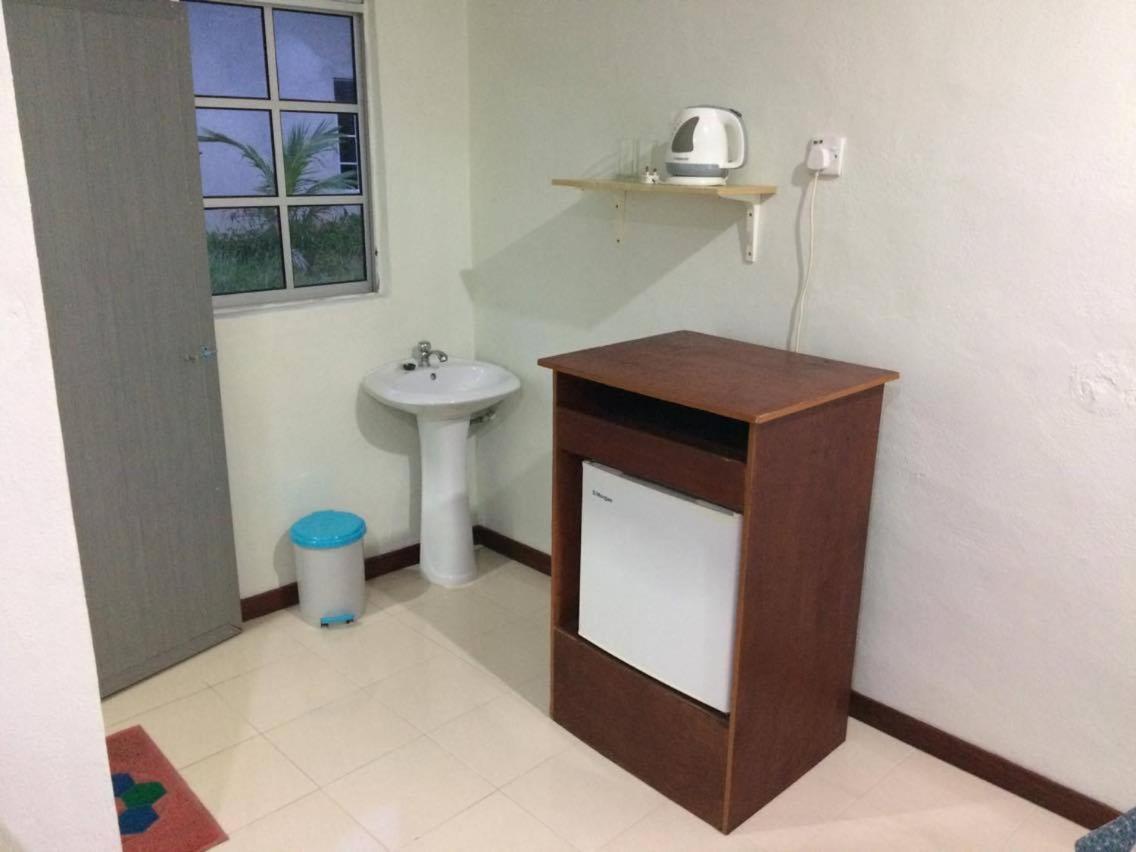 Bohok Guesthouse パンタイ・サナング エクステリア 写真