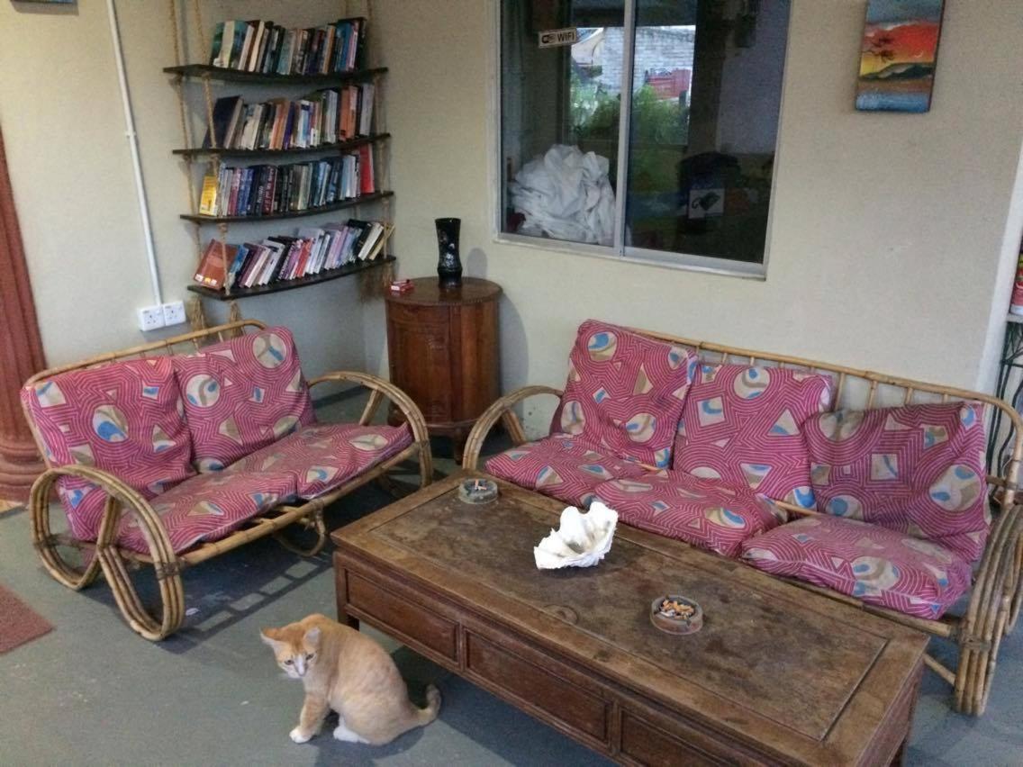 Bohok Guesthouse パンタイ・サナング エクステリア 写真